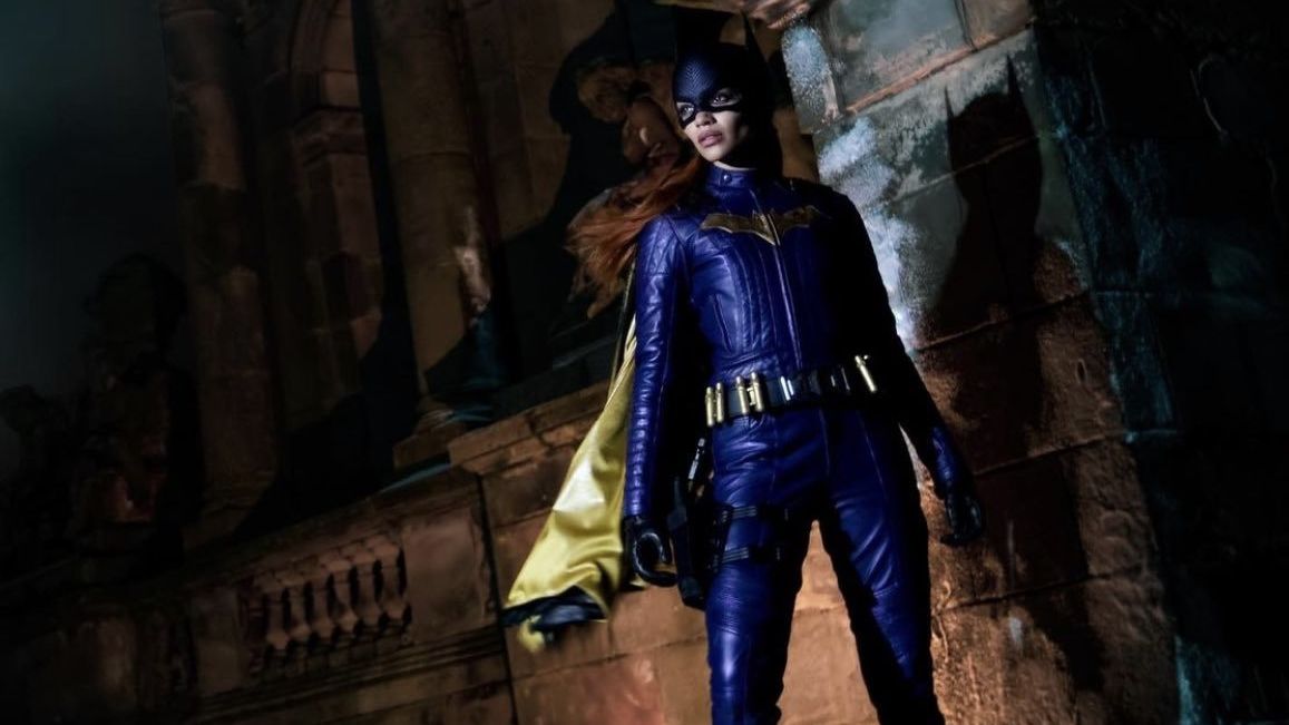 Film Batgirl se premiéry nedočká, studio téměř hotový projekt zarazilo